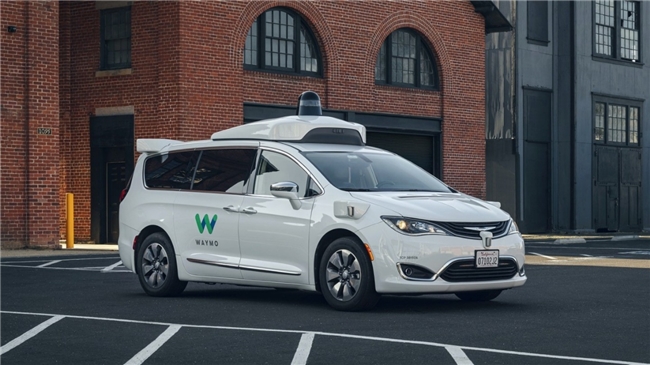Robotaxi成L4自动驾驶主战场，规模化运营能力成决胜关键
